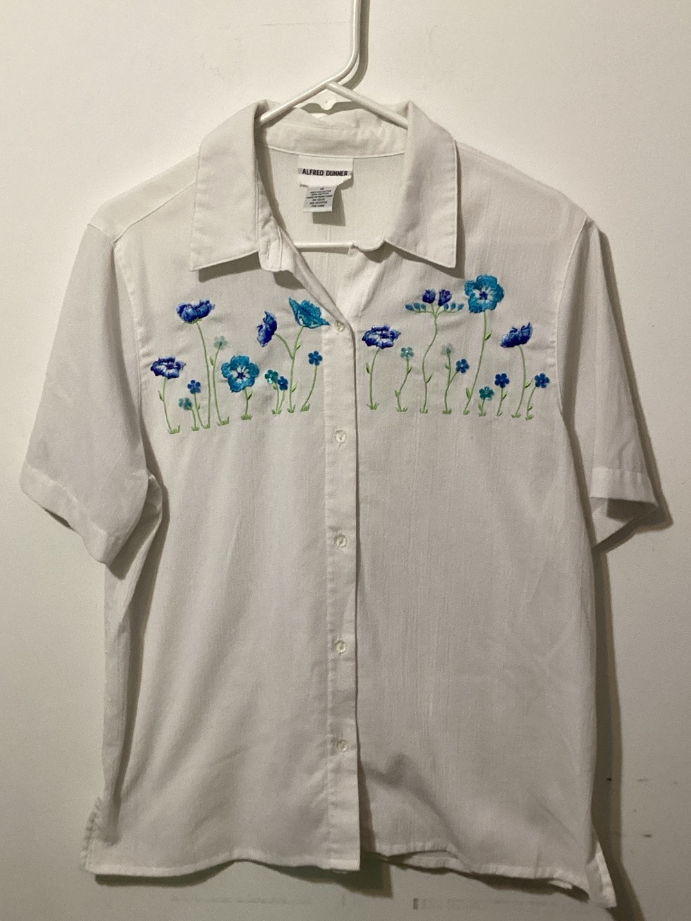 Vintage Alfred Dunner Embroidered Floral Blouse Size 12 White Short Sleeve Butto